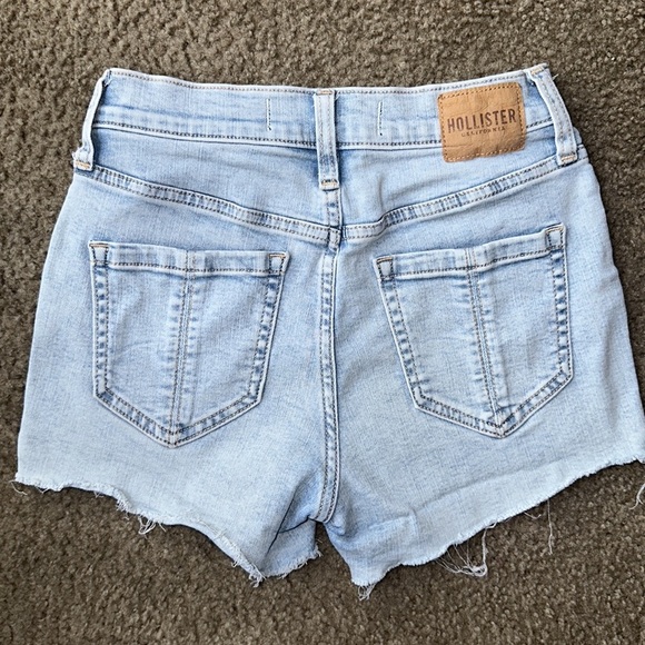 Hollister High Waist Blue Denim Shorts - Picture 3 of 6